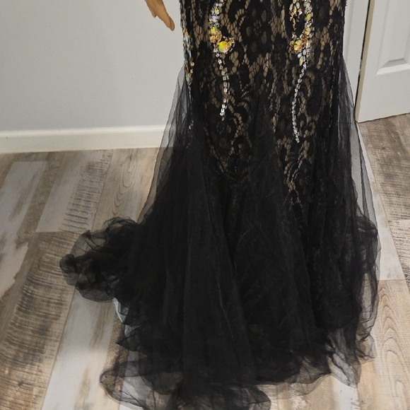 Black and Gold Embellished Sweetheart Prom Gown - Picture 9 of 17